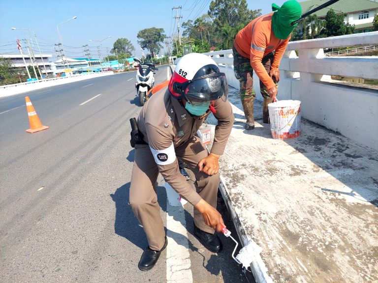 ร่วมกับแขวงทางหลวงจังหวัดนครนายกทาสี สะพานข้ามแม่น้ำนครนายก