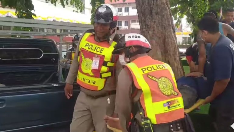 ช่วยเหลือประชาชนเกิดอาการลมชักบริเวณหน้าสถานี