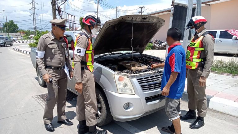 ช่วยเหลืออำนวยความสะดวกรถยนต์ประชาชนจอดเสีย