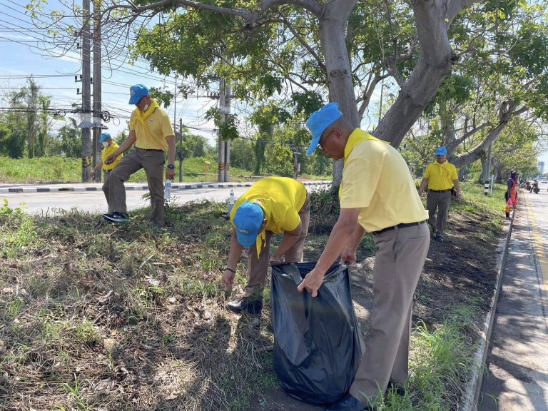“จิตอาสา ร่วมใจพัฒนา ปรับภูมิทัศน์” พัฒนาบำเพ็ญประโยชน์ ณ ถนนทางหลวงหมายเลข 3025 แยก จปร.ฯ