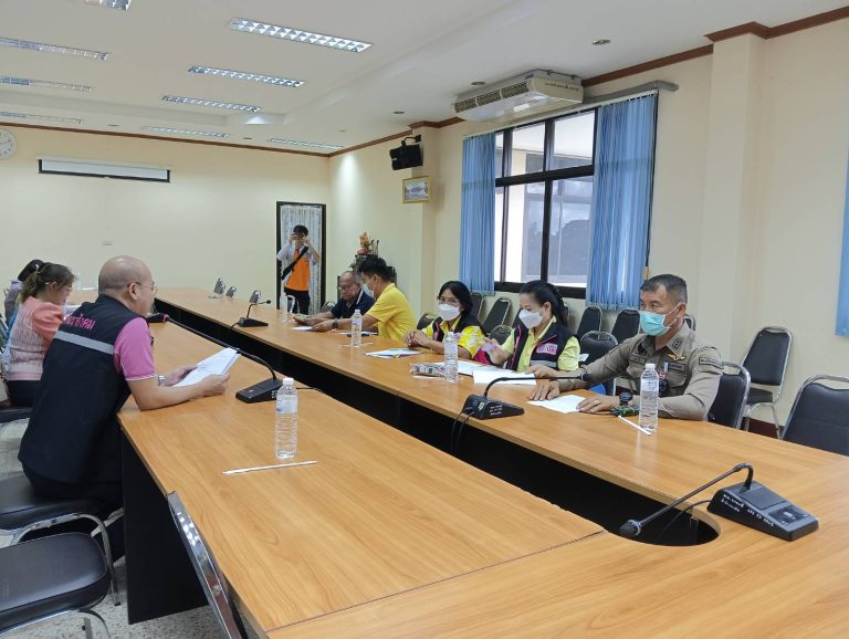 ร่วมประชุมหารือเพื่อวางแผนการช่วยเหลือบุคคลเร่ร่อนในพื้นที่ตำบลพรหมณี