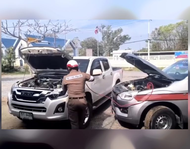 วันที่ 13 มี.ค.68 ร.ต.อ.นิธิกร ฉิมพาลี พร้อมเจ้าหน้าที่ตำรวจจราจรฯ นำสายพ่วงมาให้การช่วยเหลือประชาชนสามารถเดินทางต่อไปได้